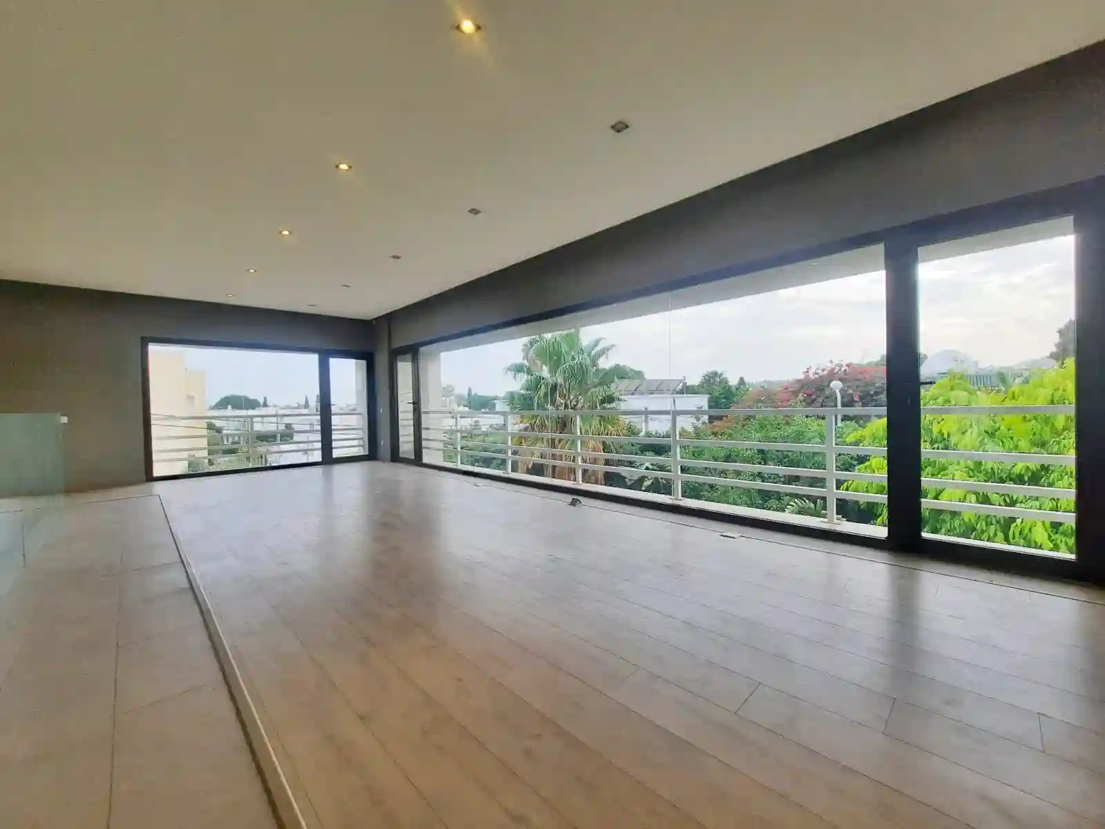 Coquette Villa Avec une Piscine à El Menzah 1 - Vue 1