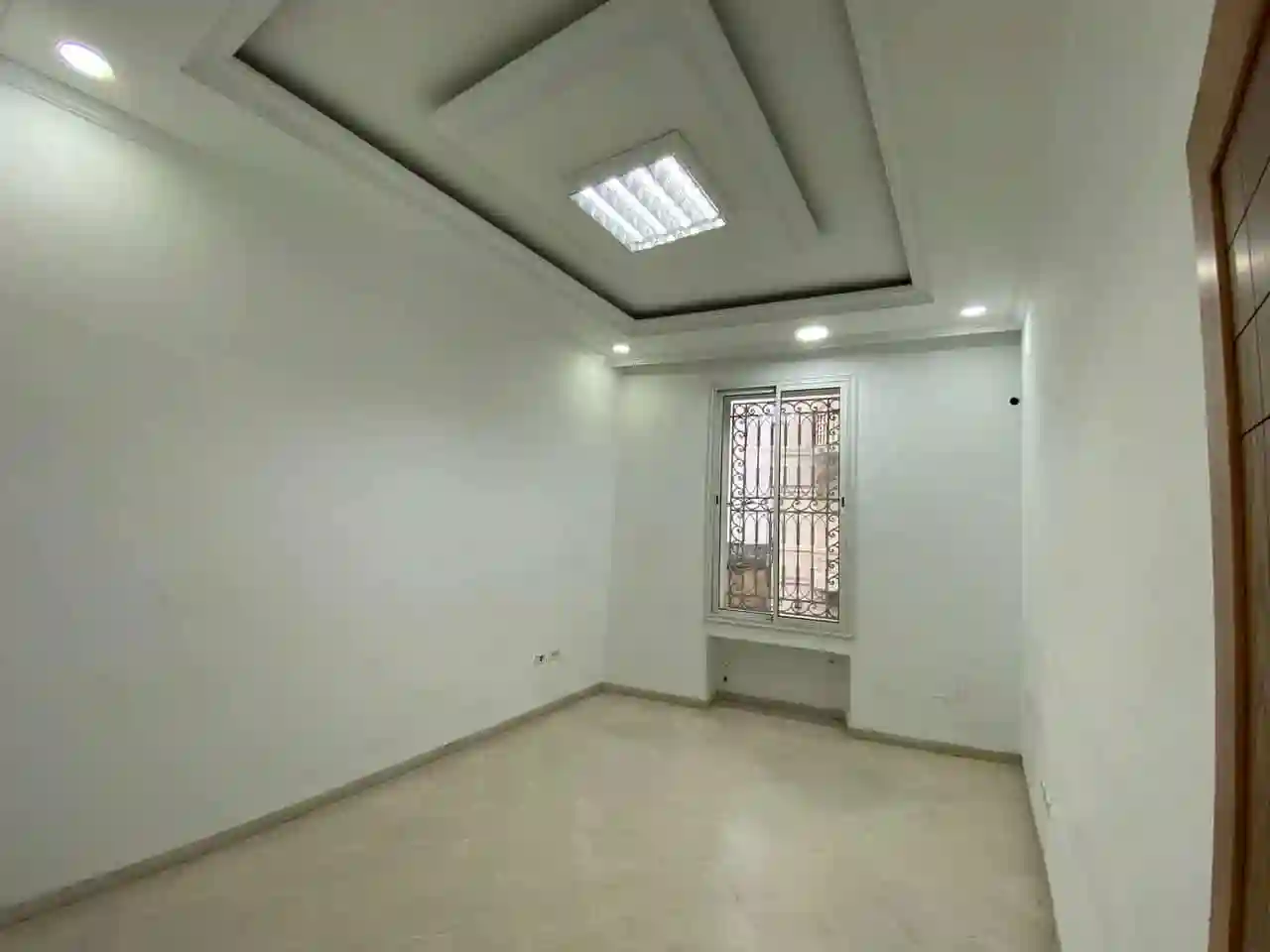 Un Appartement Retaper Aneuf s3 au Centre Ville à Bab Bhar - Vue 2
