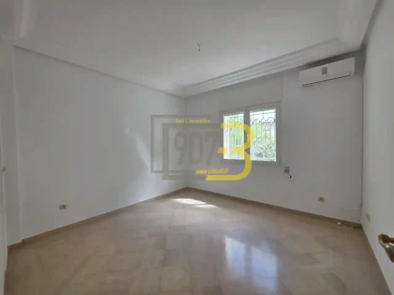 Appartement s3 à Cité Ennasr à Cite Ennasr 2 - Vue 2