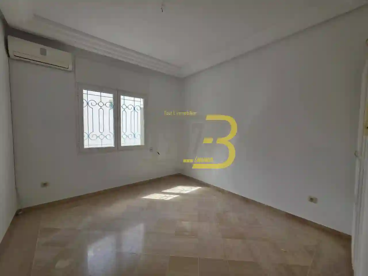 Appartement s3 à Cité Ennasr à Cite Ennasr 2 - Vue 4