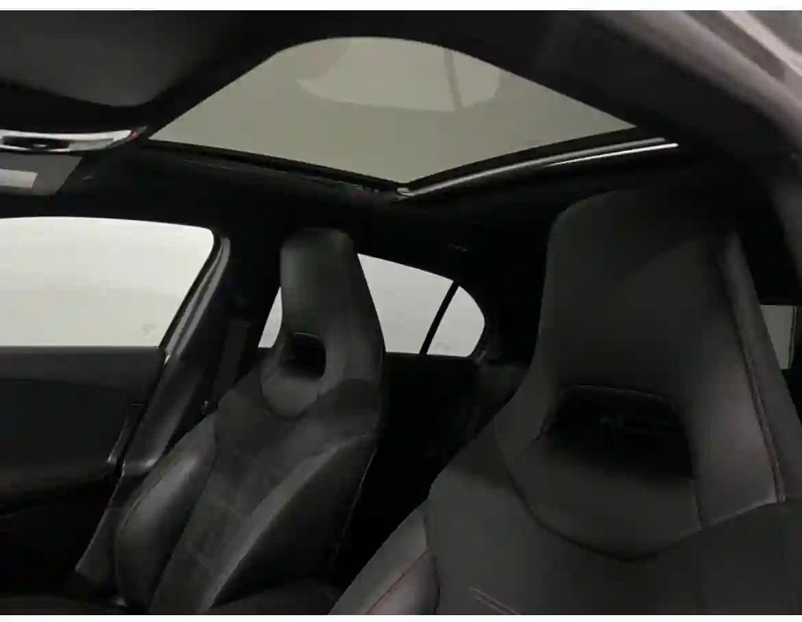 Mercedes Classe A200 amg à Ezzouhour 4