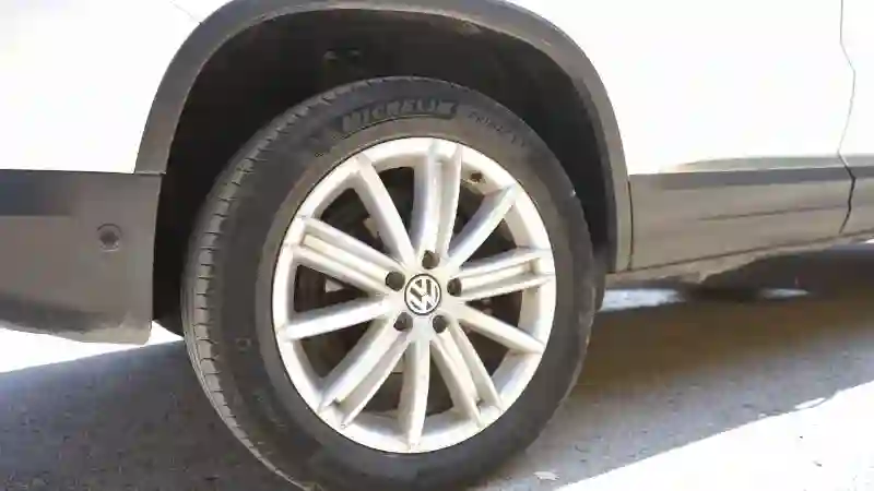 VW Tiguan 2014 20 TDI Boîte Auto Toit Ouvrant Pano