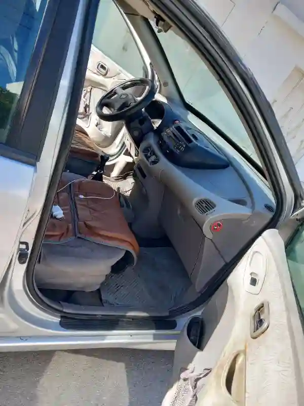 Nissan Almera Diesel 2001 - Vue 4