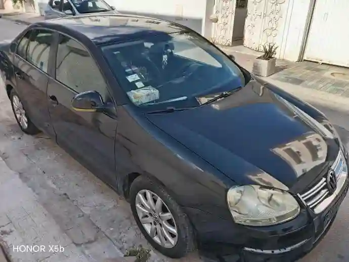 VW Jetta 2009 1ère Main Finition Confortline - Vue 3