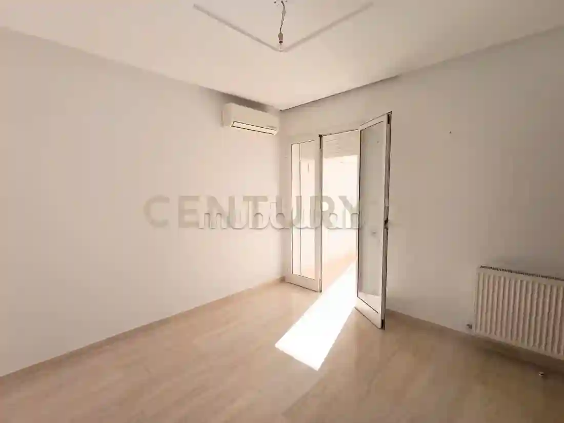 A Vendre un S3 aux Jardins de L'aouina - Vue 1