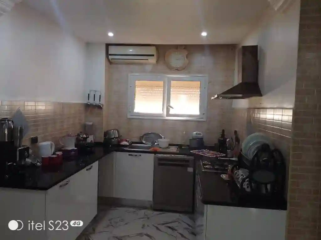 À Louer – Duplex s+3 Entièrement Rénové Avec Garage à Mourouj - Vue 3