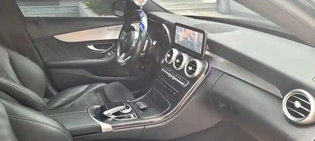 Classe c 200 Essence AMG + - Vue 1