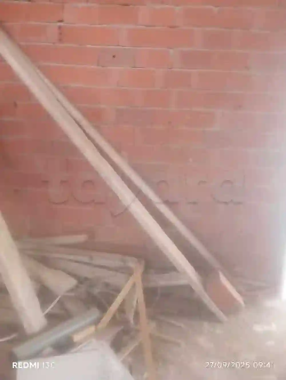 مادري بناء a Vendre tel 23990785 - Vue 1