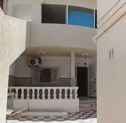 Villa av 20 Mars Avec Local Commercial à El Mourouj