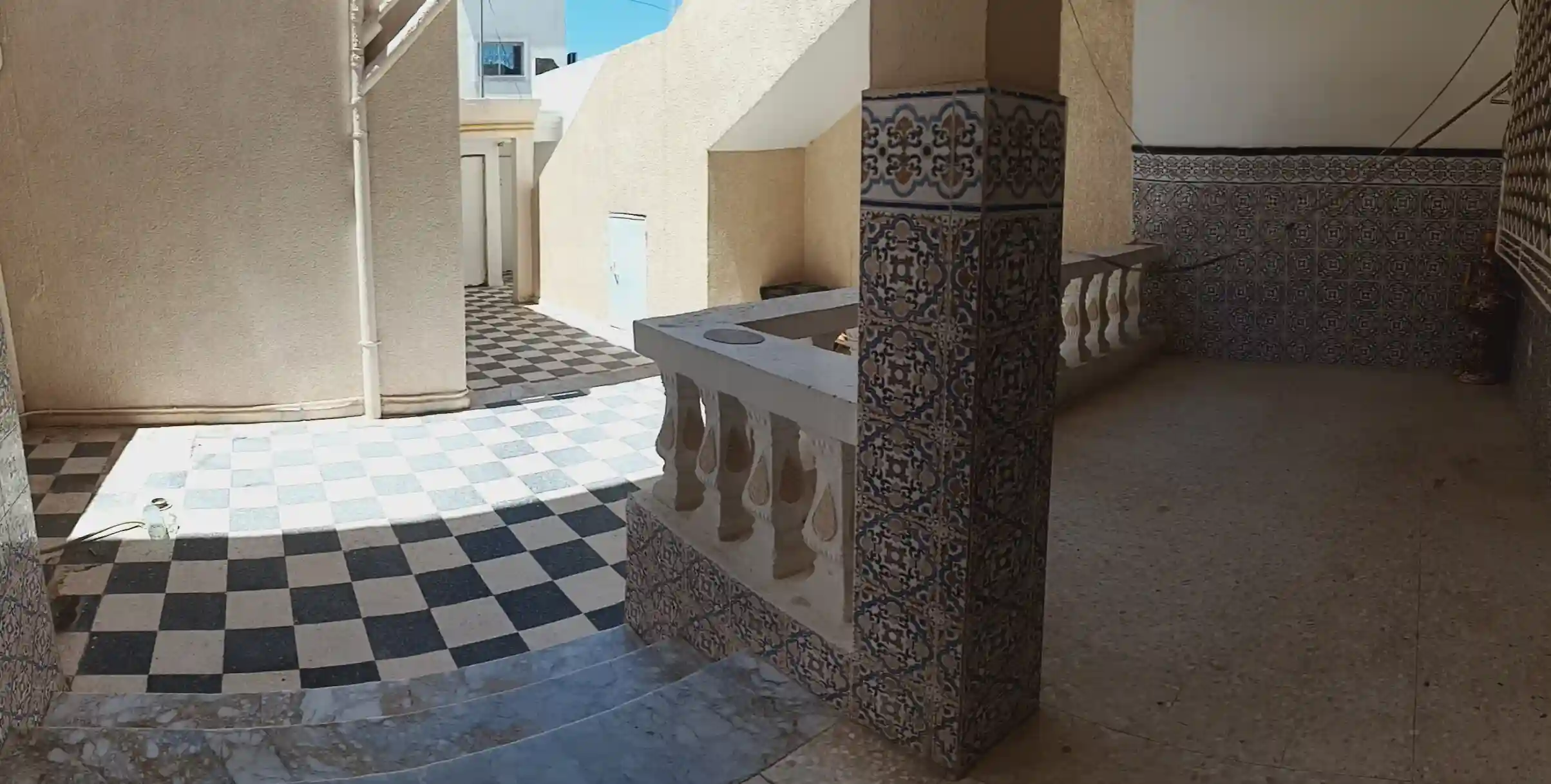 Villa av 20 Mars Avec Local Commercial à El Mourouj - Vue 1