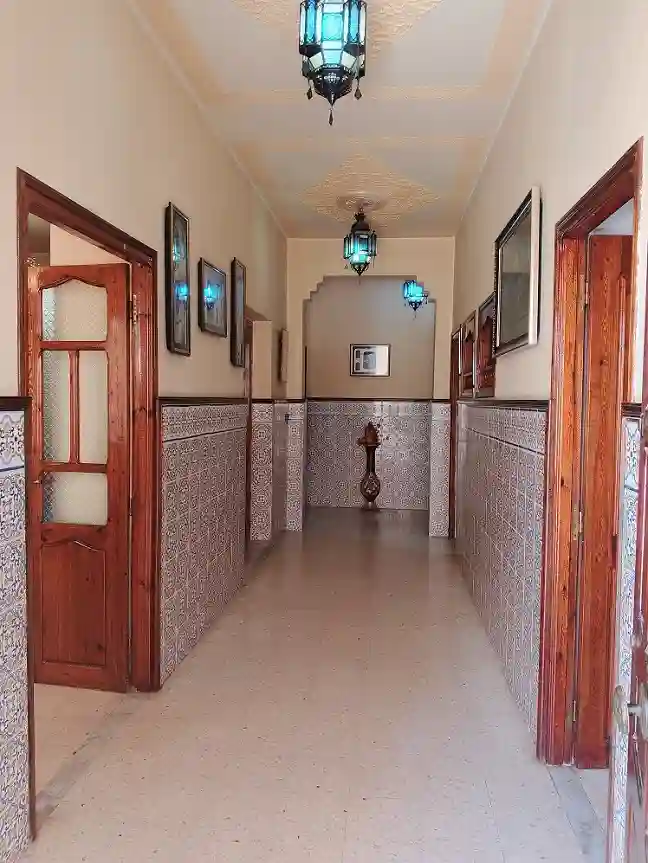 Villa av 20 Mars Avec Local Commercial à El Mourouj - Vue 3
