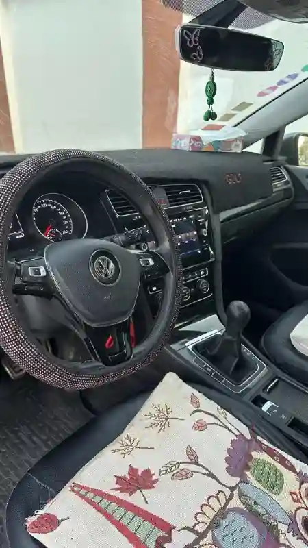 Volkswagen Golf Essence 2017 - Vue 1
