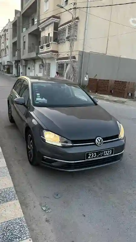 Volkswagen Golf Essence 2017 - Vue 3