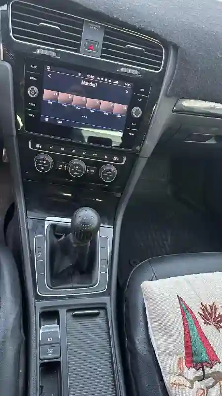 Volkswagen Golf Essence 2017 - Vue 4