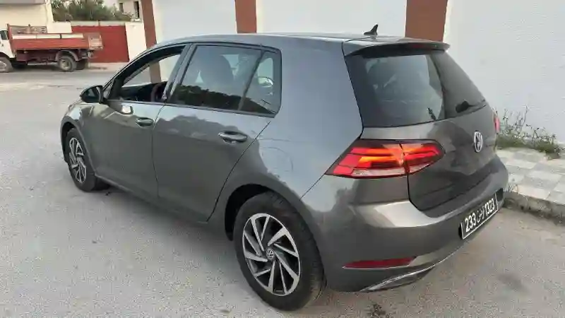 Volkswagen Golf Essence 2017 - Vue 5