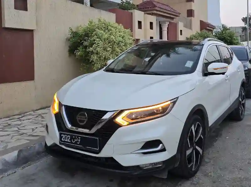 Nissan Qashqai Essence 2018 - Vue 5