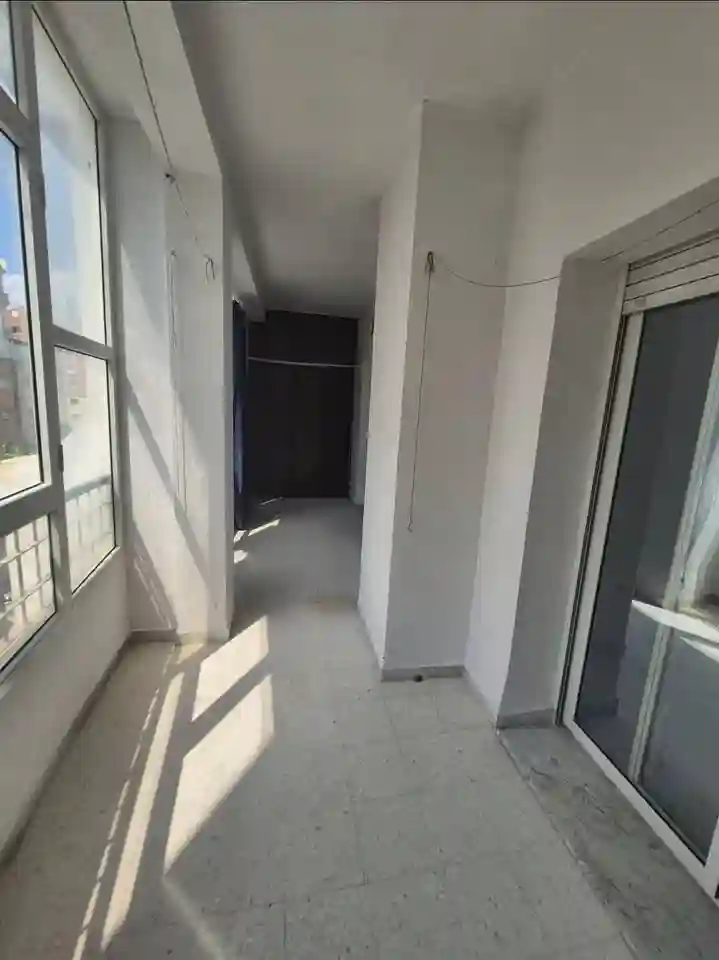 S Plus 2 Avec Suite ppk et Cellier à El Aouina - Vue 3