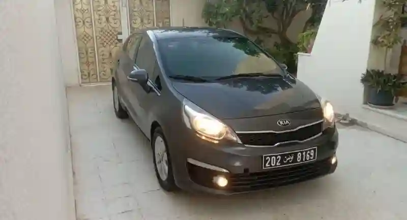 Kia RIO Essence 2018 - Vue 3