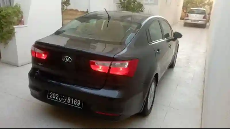 Kia RIO Essence 2018 - Vue 7