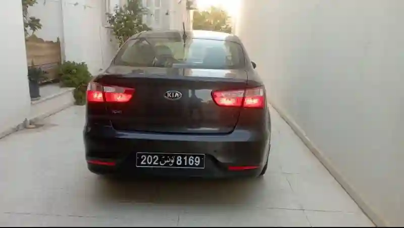 Kia RIO Essence 2018 - Vue 8