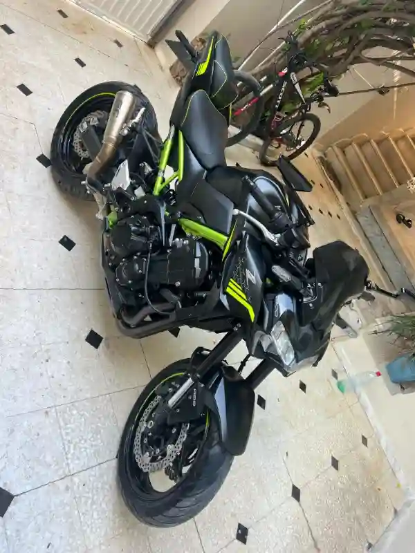 Z900 - Modèle 2023 à Vendre - Vue 2