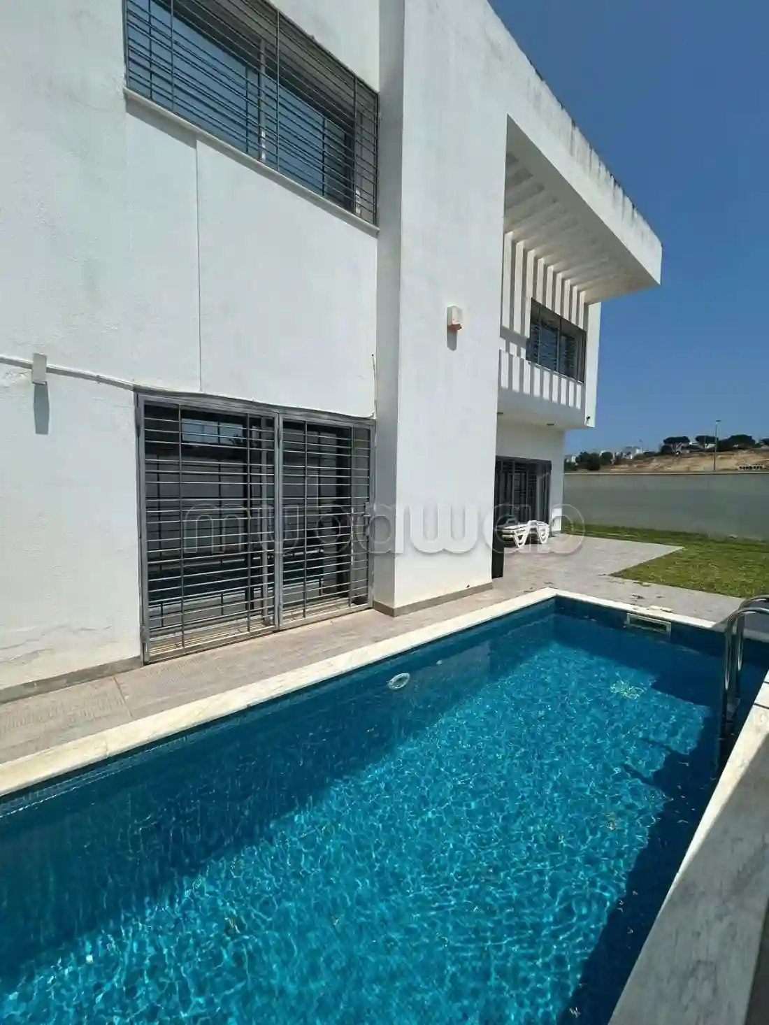 A Louer Coquette Maison Avec Jardin Piscine - Vue 2