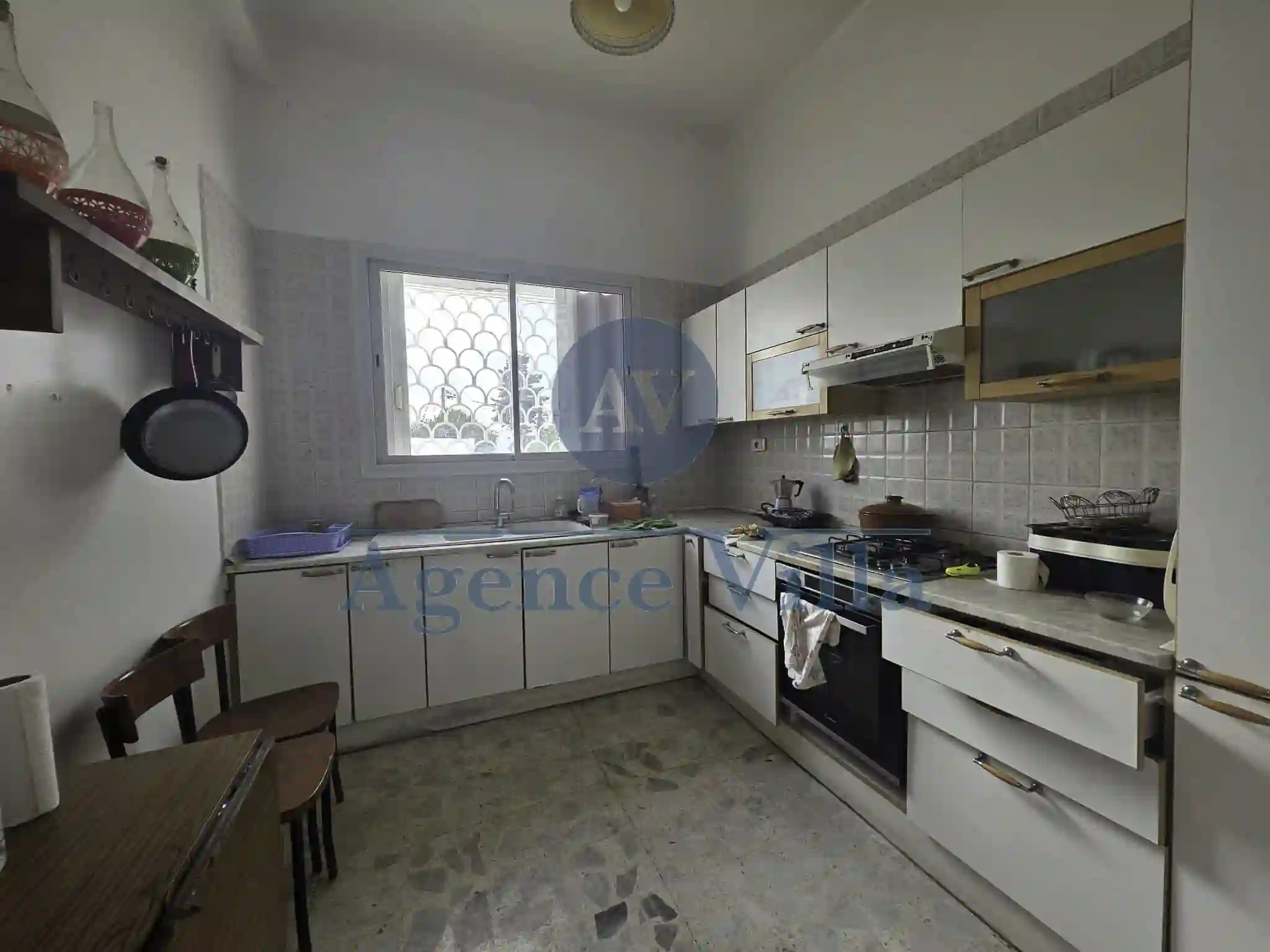 Une Villa sur Deux Niveaux à la Marsa à Marsa Safsaf