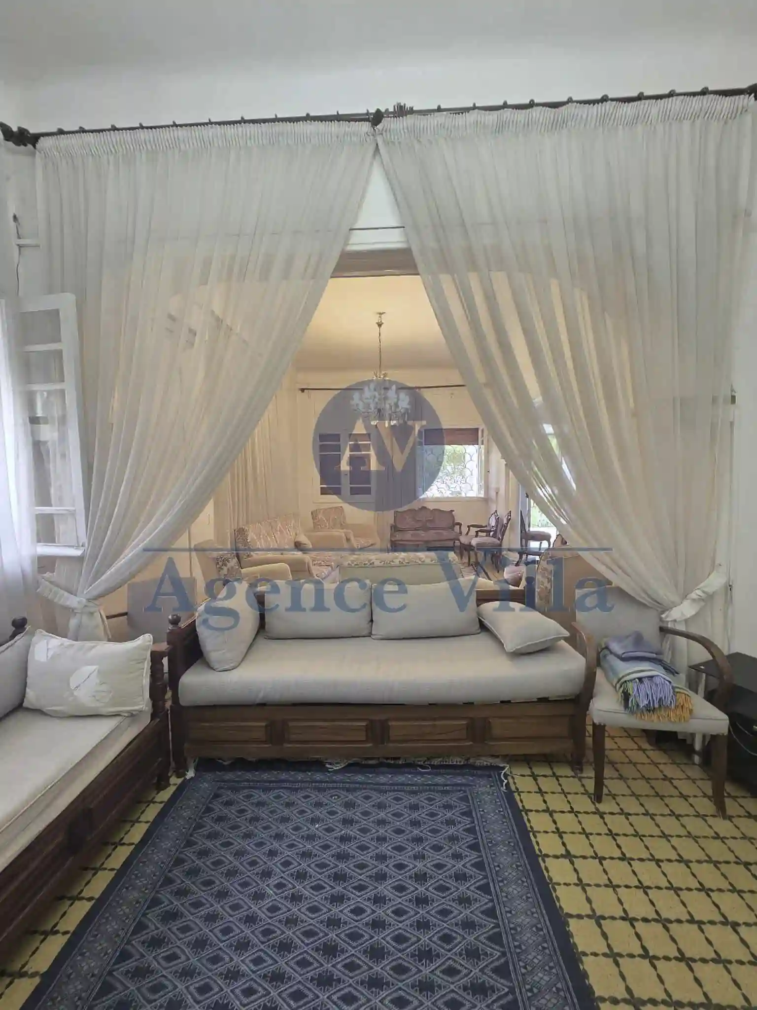 Une Villa sur Deux Niveaux à la Marsa à Marsa Safsaf - Vue 3