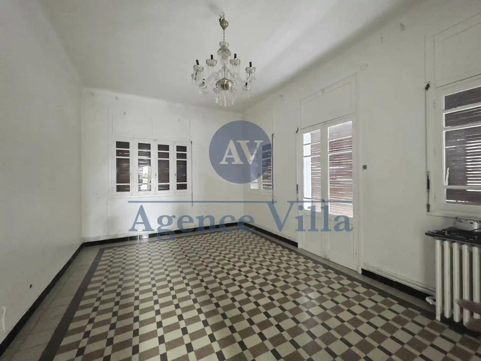 Une Villa sur Deux Niveaux à la Marsa à Marsa Safsaf - Vue 4