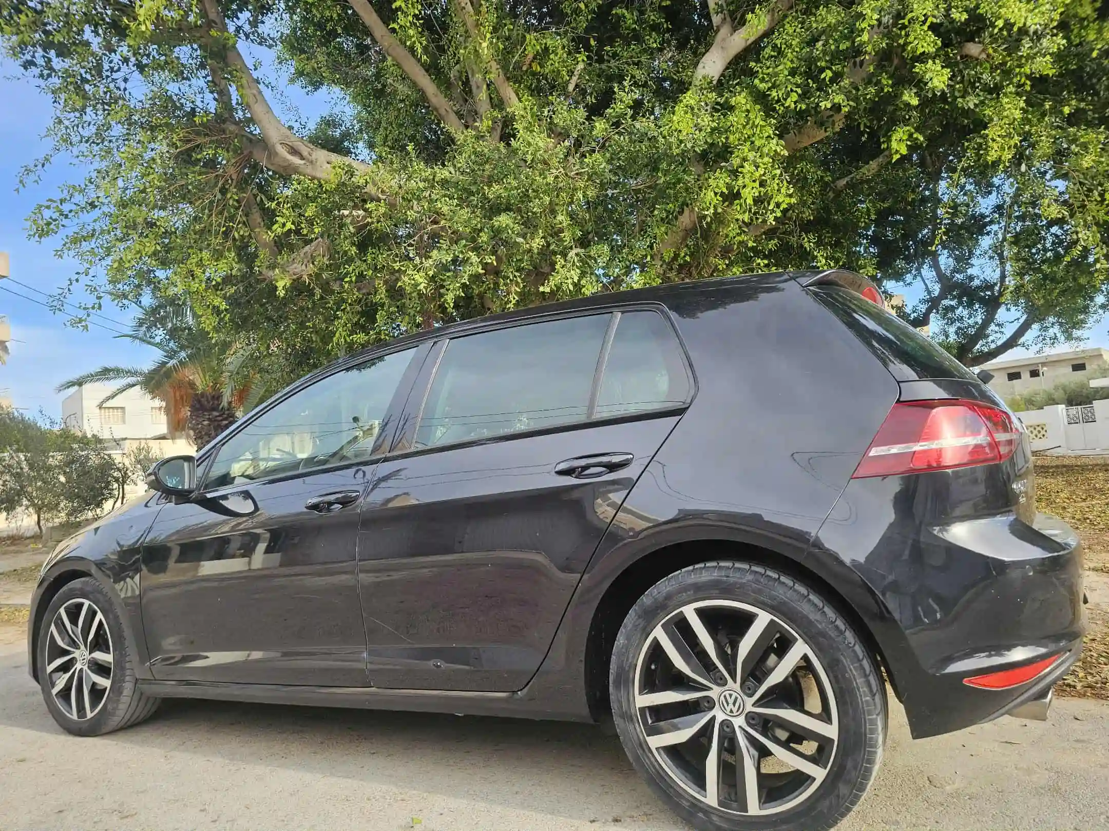 Volkswagen Golf 7 tdi Highline Dsg7 Bluemotion à Sousse - Vue 4