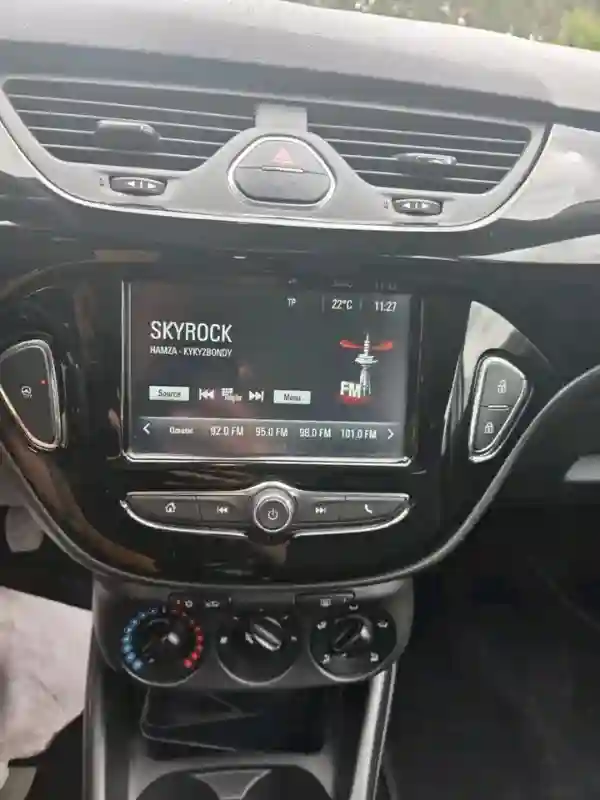 Opel Corsa Essence 2016 - Vue 5