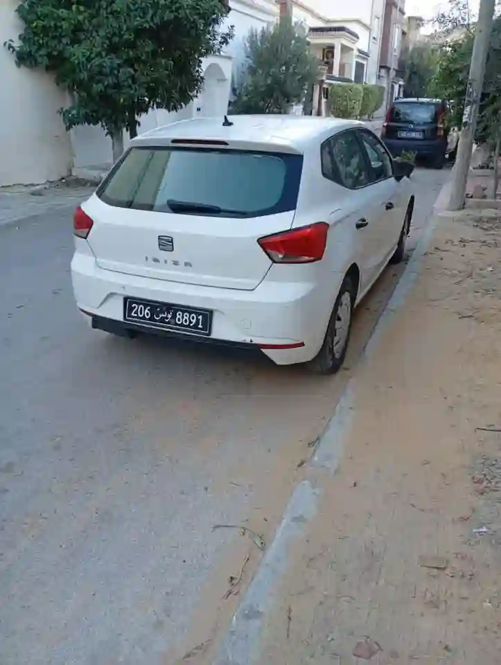 Seat Ibiza pop à Bou Mhel