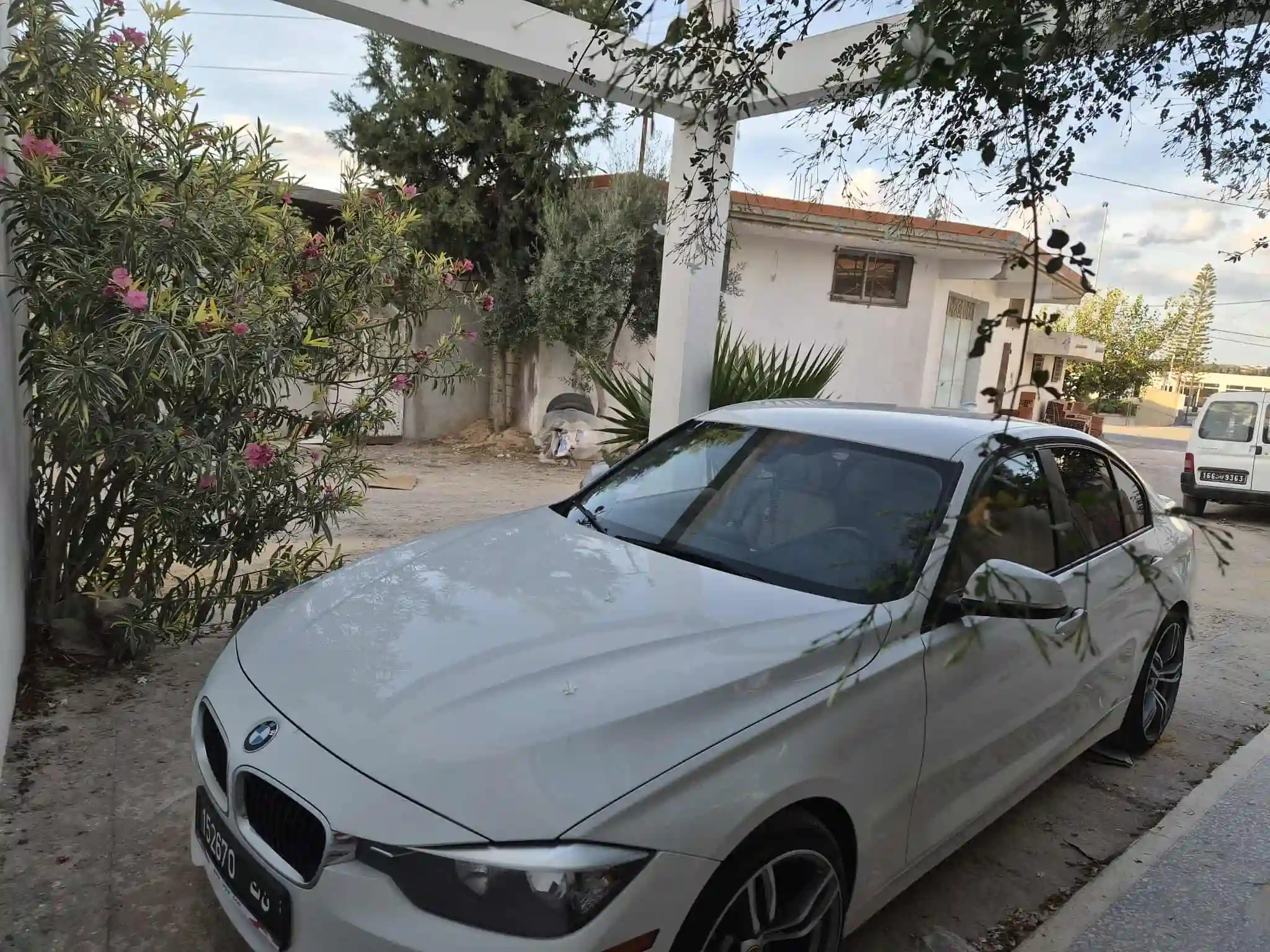 Bmw 320 i bas Kilometrage à Cite De La Plage 1 - Vue 3