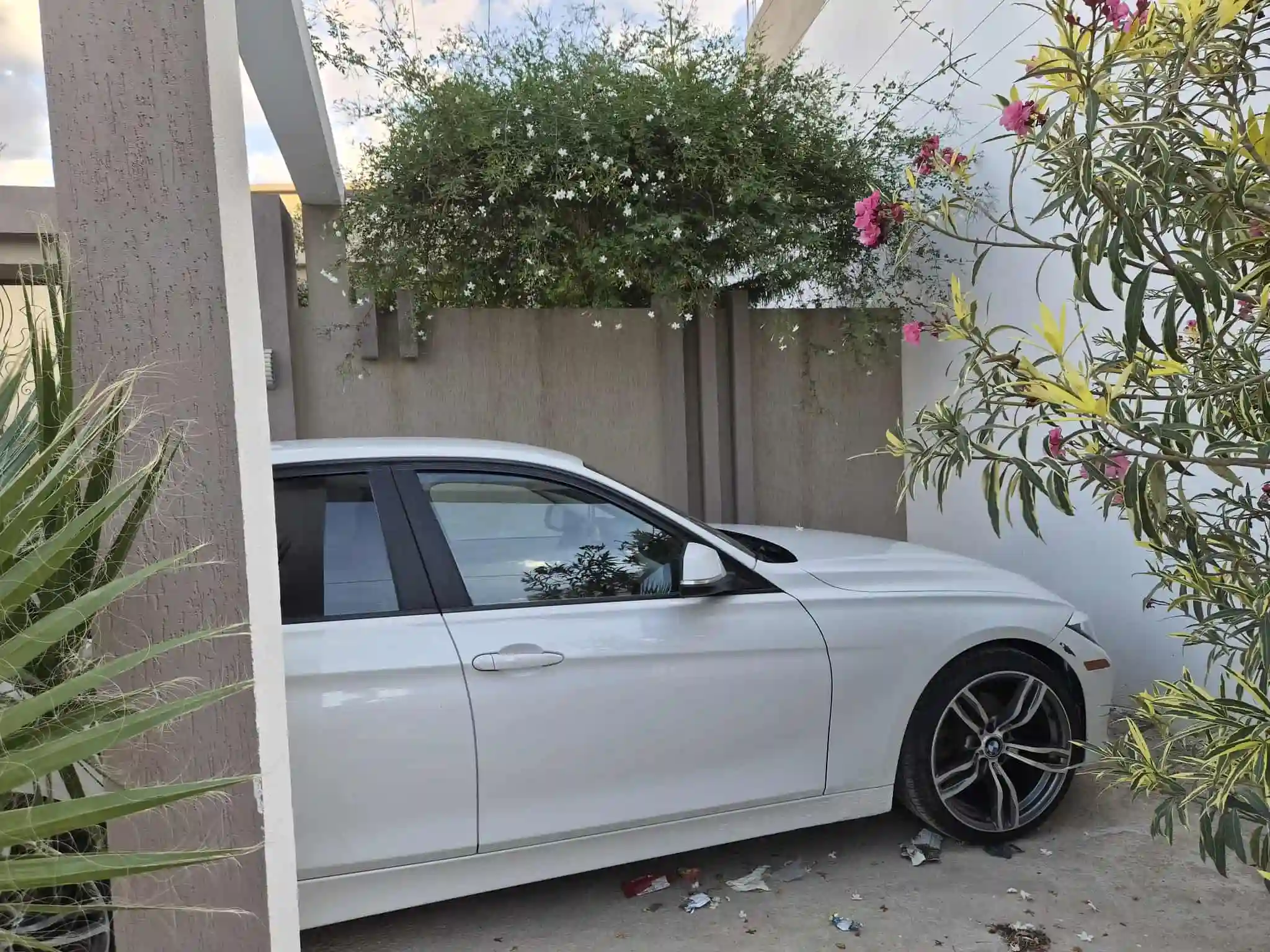 Bmw 320 i bas Kilometrage à Cite De La Plage 1 - Vue 4