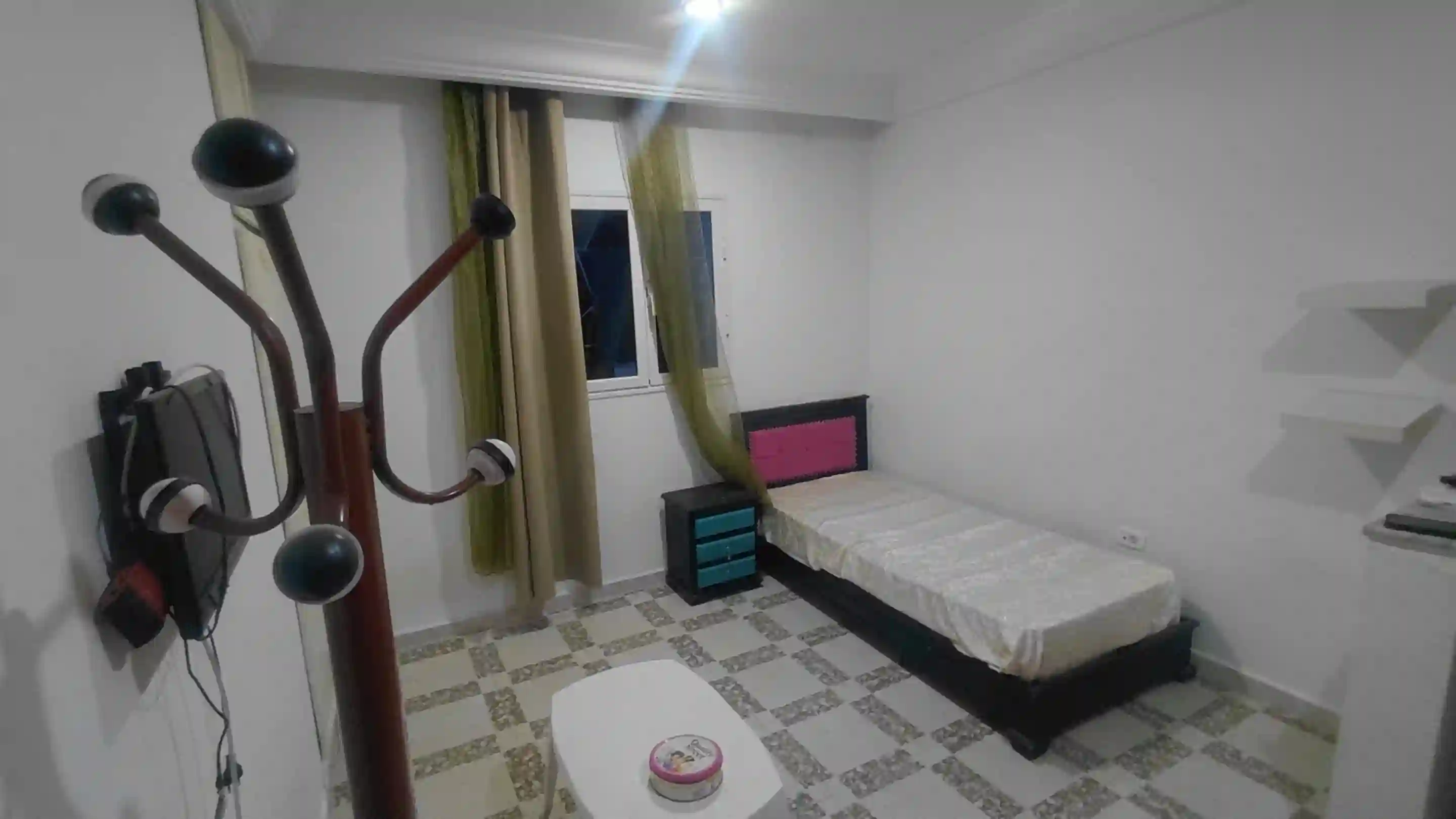 Studio s0 Meublé aux uv4 Wb4250 à El Menzah 5