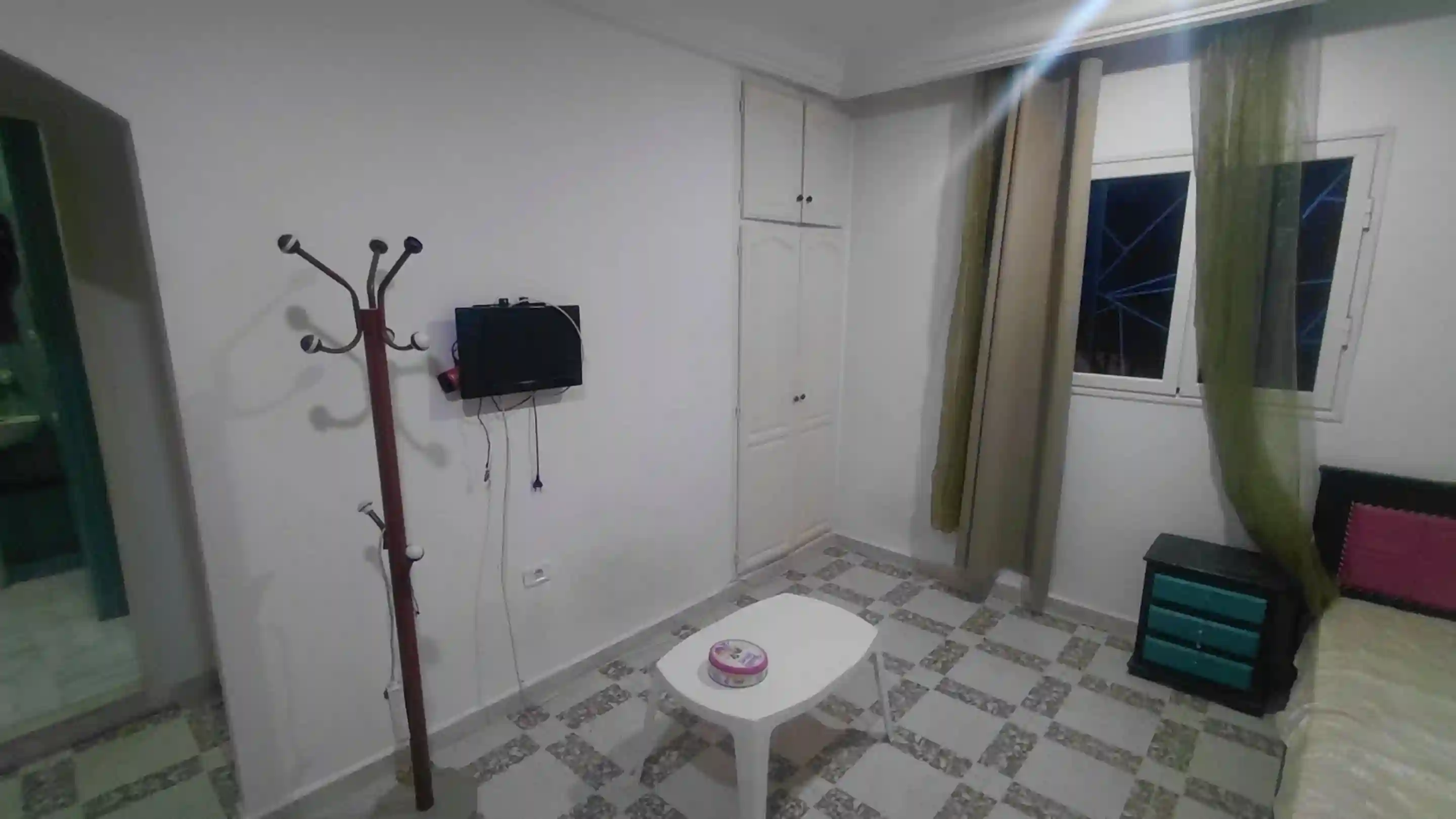 Studio s0 Meublé aux uv4 Wb4250 à El Menzah 5 - Vue 3