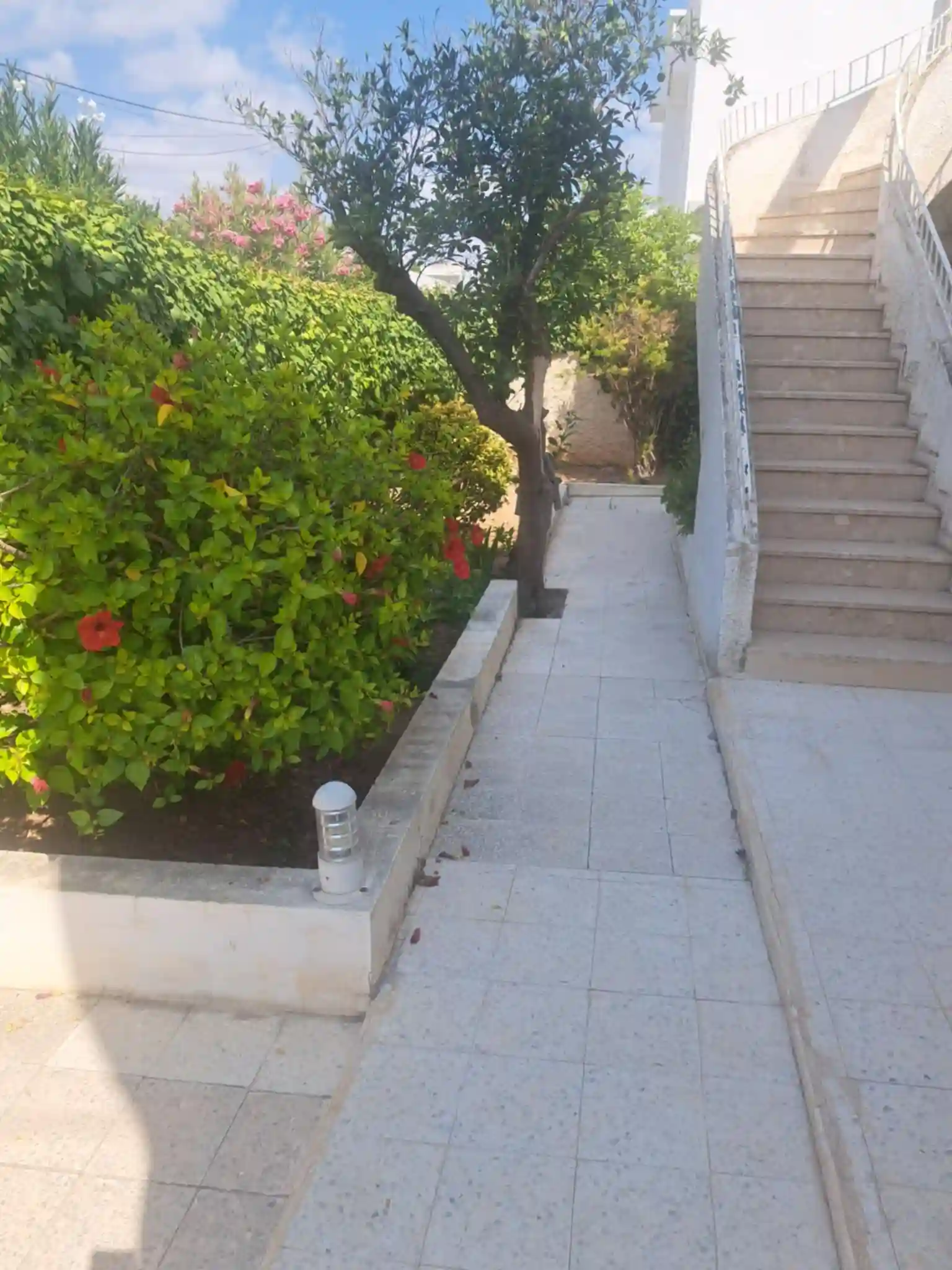 Villa à Nouvelle Ariana de Surface 423 m2 tfi à Nouvelle Ariana - Vue 1