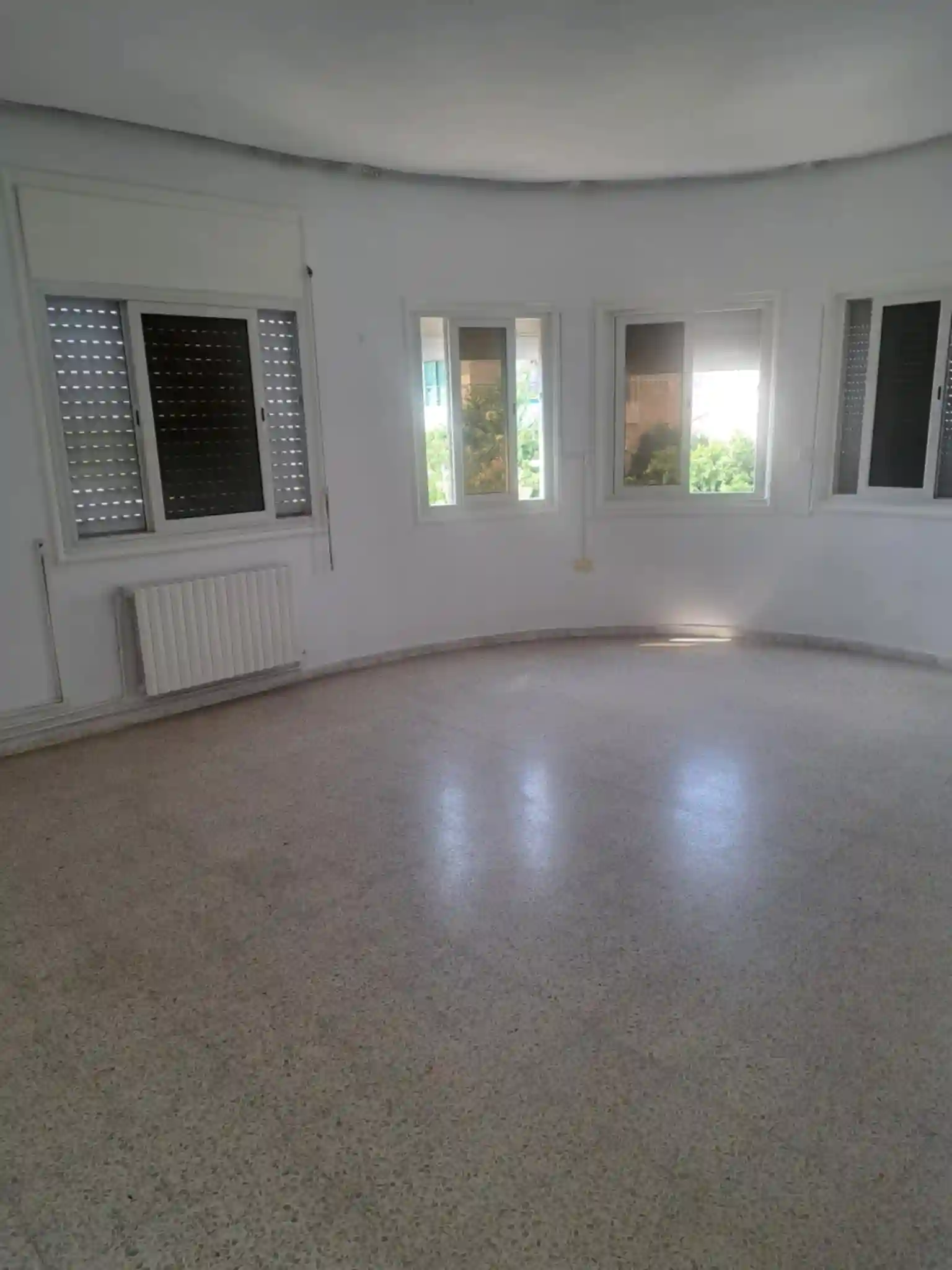 Villa à Nouvelle Ariana de Surface 423 m2 tfi à Nouvelle Ariana - Vue 4