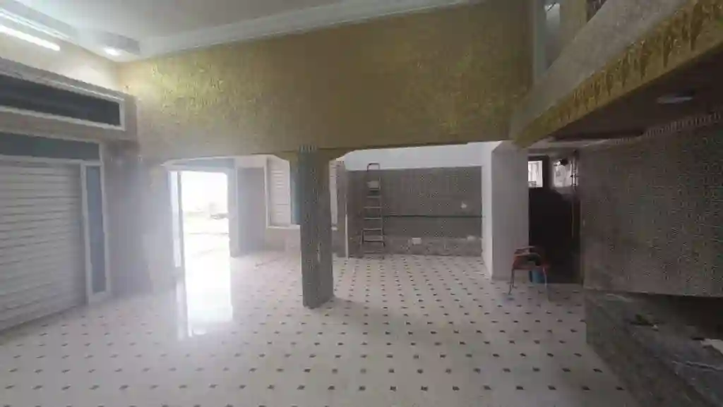 À Vendre – Local Commercial de 150 m² Avec Terrasse Idéal Pour s - Vue 1