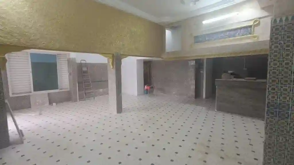 À Vendre – Local Commercial de 150 m² Avec Terrasse Idéal Pour s - Vue 6