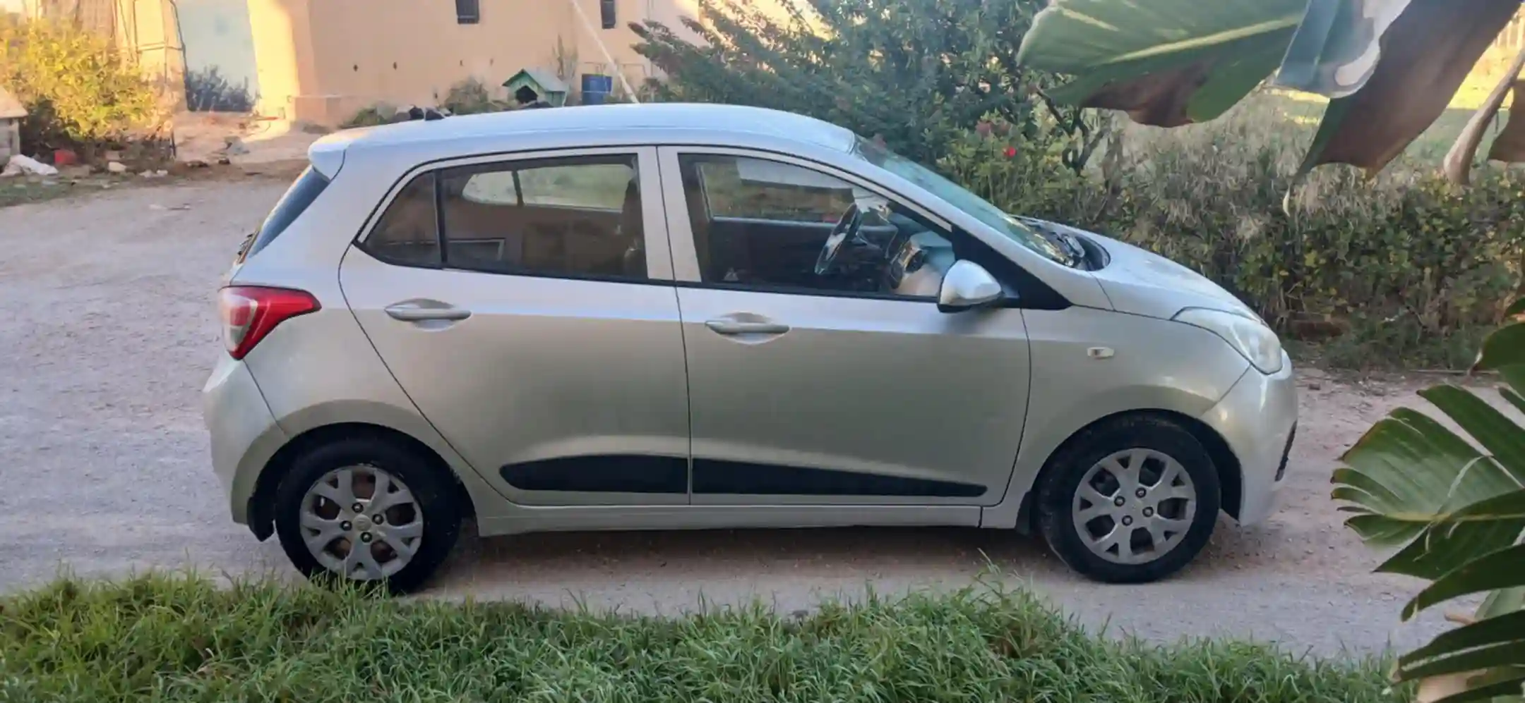 Hyndai Grand i10 à Ouzra - Vue 1