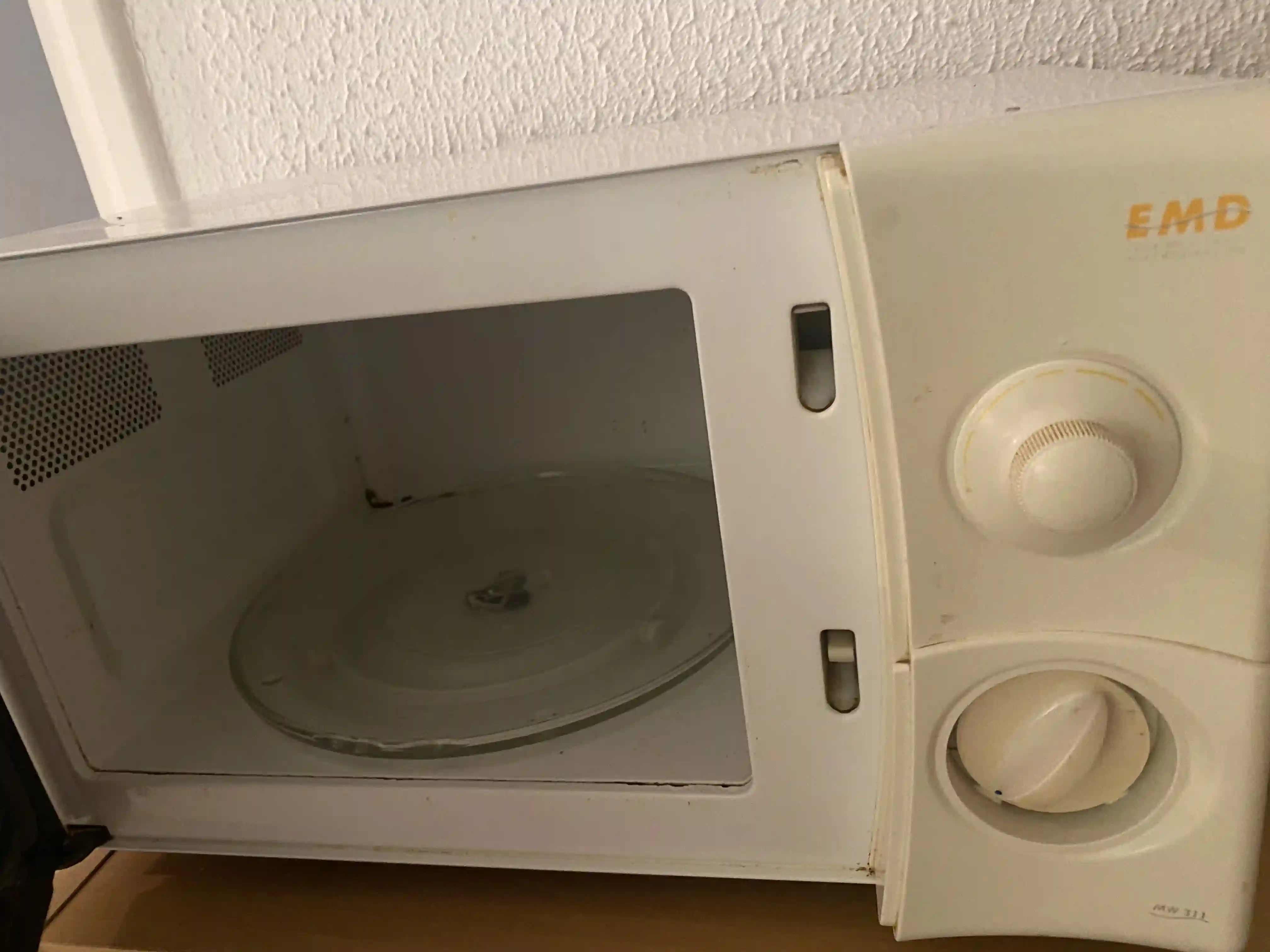 Deux Micro Onde Occasion à Raoued - Vue 2