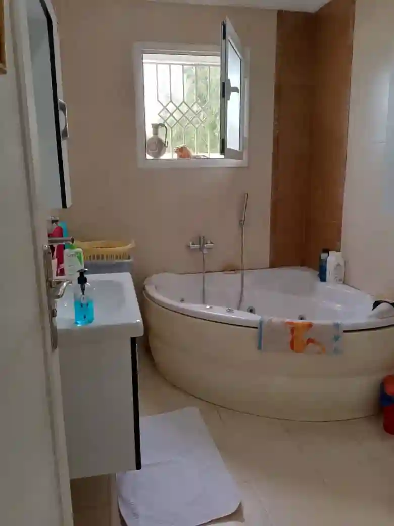 S Plus 2 Rénové a el Manzah 9a Wb4199 à El Menzah 9 - Vue 3