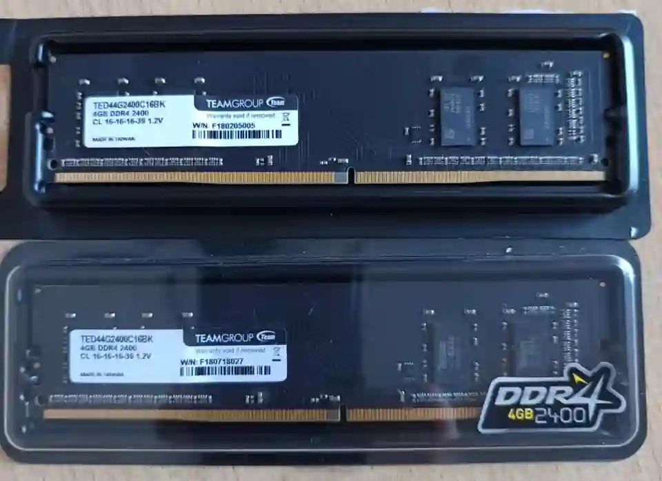 02 Barettes ram 4gb Ddr4 2400mhz à Ezzahra