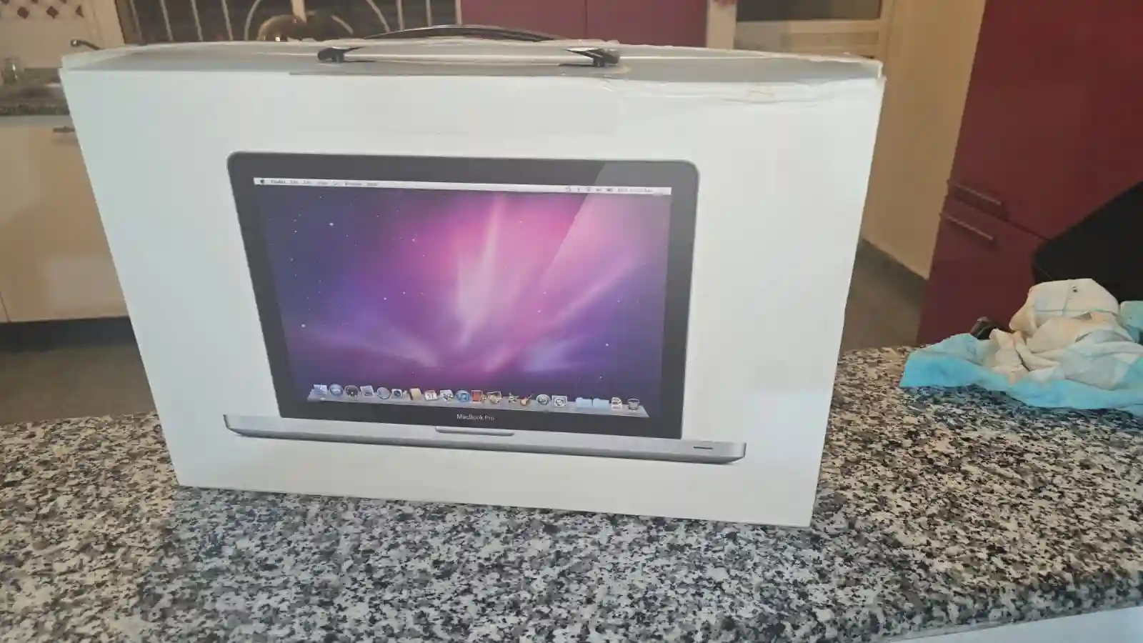 Macbook pro i5 8go ssd 320go Parfait État à Kairouan Nord - Vue 3