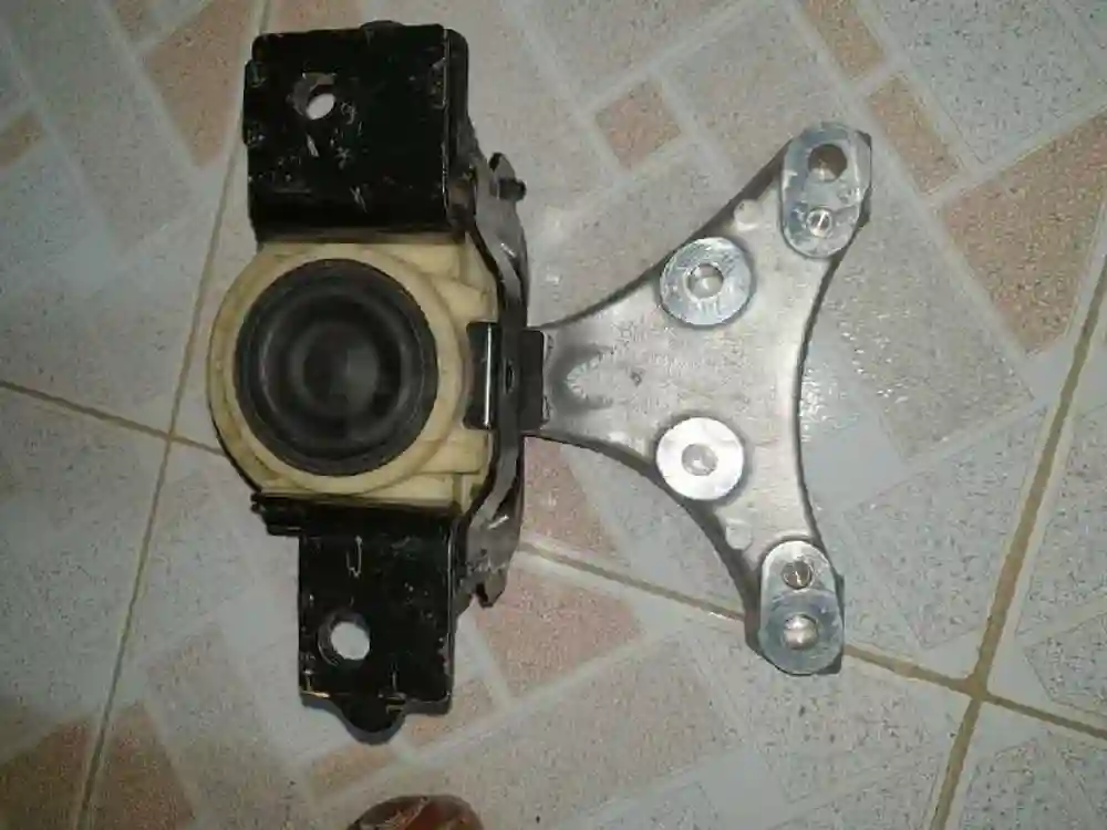 Support Moteur Peugeot 2008 208 et Citroën Original - Vue 1