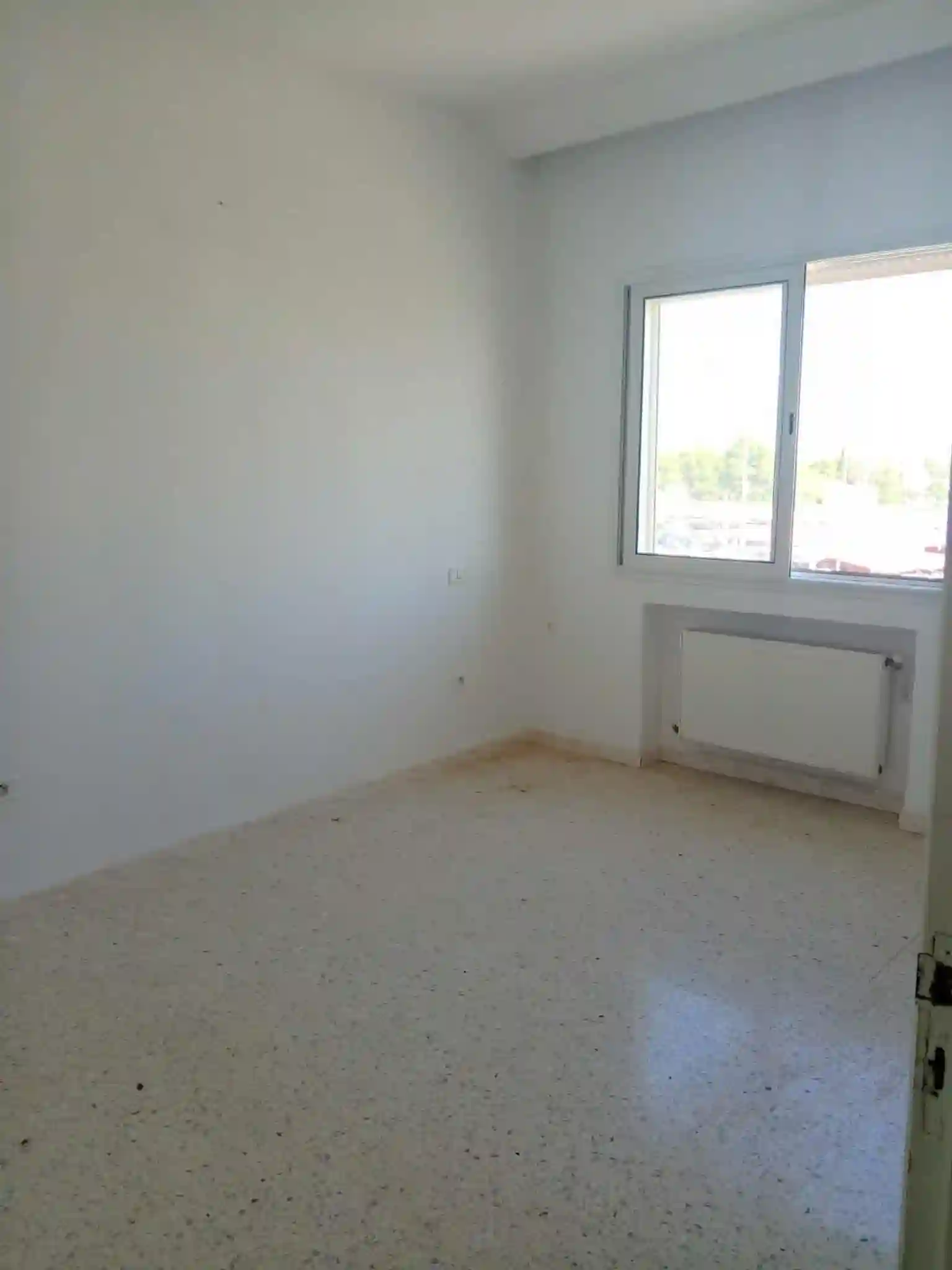 S2 Sans vis a vis pas Loin d Souk Jomaa à La Mannouba - Vue 3