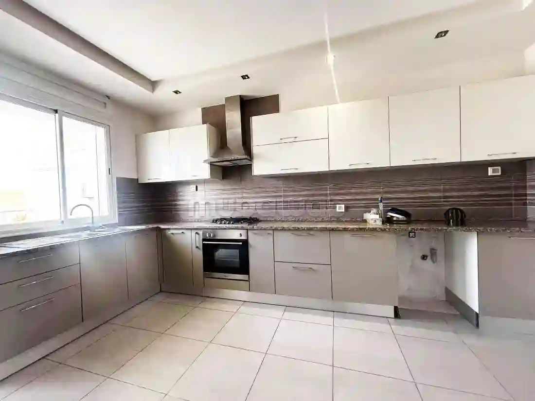 A Louer Duplex s4 au 1er Etage à la Soukra