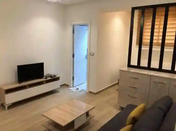 S Plus 0 Titre et Avec Meuble Wahat à El Aouina - Vue 3