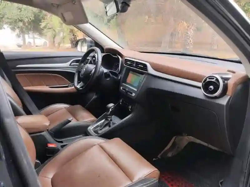 A Vendre OU Échange MG ZS Boîte Automatique - Vue 7